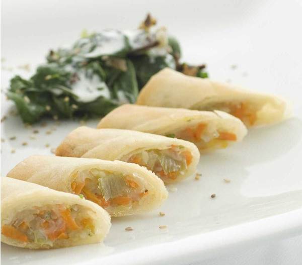 TK Langenbach Frühlingsrolle-vegetarisch, Weizenteig gefüllt mit Lauch-Karotten-Zwiebeln- 2,64 KG/PK