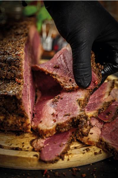 BEEF&CHEF Wołowina wędzona sous vide Deli -Pastrami, ok. 1,5 KG/PR