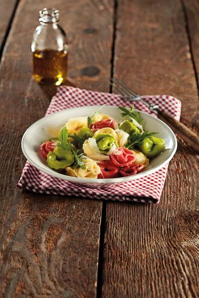 TK Bürger Tortellini Tricolore, 3-farbige Tortellini, Rindfleischfüllung, ca.4g, 2,5 KG/BT