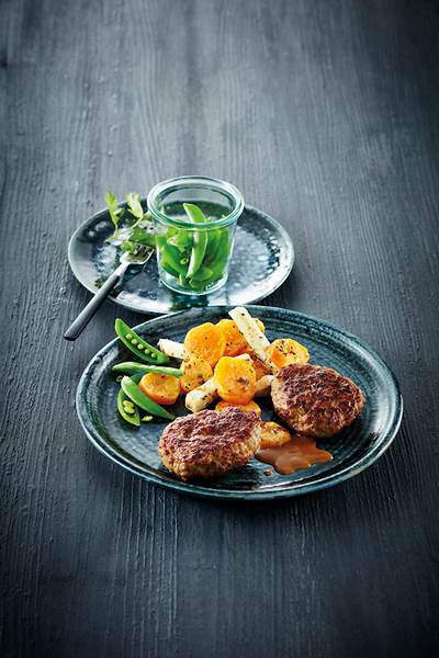 TK Danish Crown Professional Frikadelle Fleischermeister, gegart, 125g, 16 ST/BT halb und halb, mit Zwiebeln