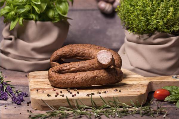 Rarytas Kiełbasa swojska wieprzowo-wołowa, wędzona, parzona, średnio rozdrobniona, ok. 1 KG/PR  , map,