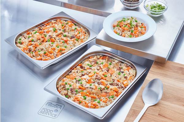 TK Frosta Combi Classe Veganes Hühnerfrikassee, 1,5 KG/BT Reisgericht mit Karotten, Erbsen und Fleischersatz aus Erbsenprotein