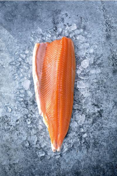 MOWI Łosoś filet Supreme Sushi trym, ze skórą, 1,5-2,3 kg, bez łuski, ok. 12 KG/BX