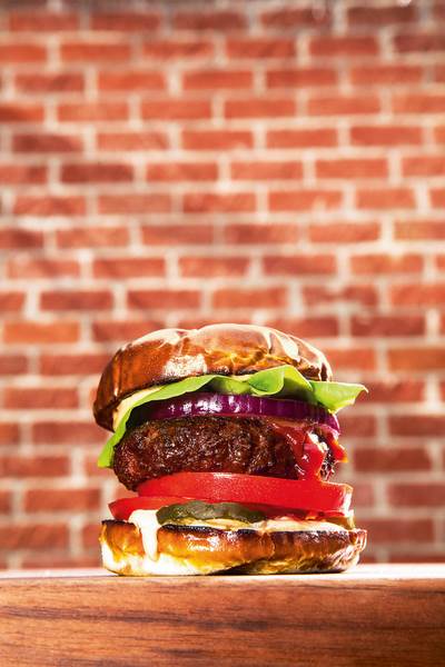 TK Beyond Meat Burger, vegan, ca.113g, 40 ST/KT Patty aus Erbsenproteineiweiß, geformt, ca.83-89 mm Durchmesser