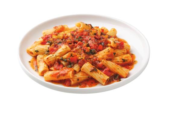 Pasta mit Tomatensauce „Gazpacho Art“