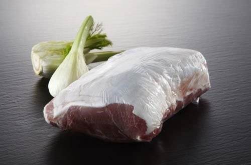 Kamfilet af gris, sprængt, i kogepose, tilsat 10% lage, ca. 4 kg
